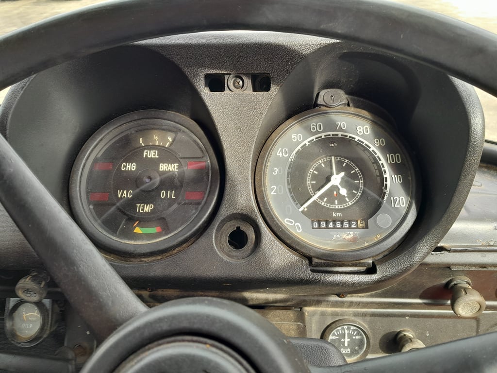 HINO KR300 150แรงม้า รถบรรทุก 6ล้อ ดั้มพ์ ปี1978 เลขไมล์ 90,000 กม.