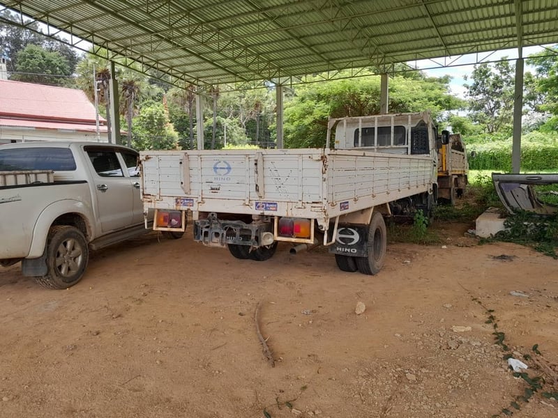 HINO FC 144แรงม้า รถบรรทุก 6ล้อกระบะไม้คาร์โก้ปี2007