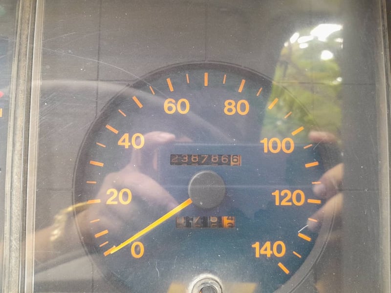 HINO FF3HPKA 195แรงม้า รถบรรทุก 6ล้อ กระบะเหล็กติดเครน ปี2001 เลขไมล์ 240,000 กม.