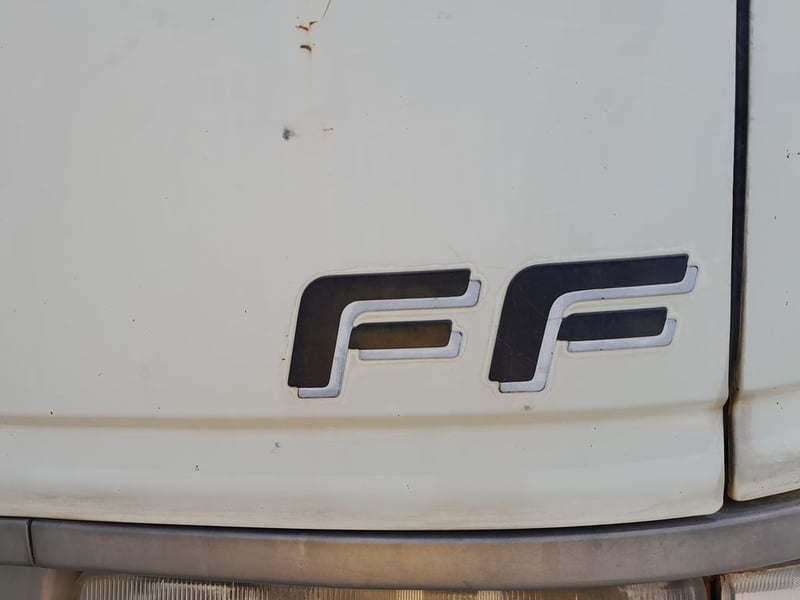 HINO FF 195แรงม้า รถบรรทุก 6ล้อ กระบะเหล็กติดเครน ปี2001 เลขไมล์ 240,000 กม.