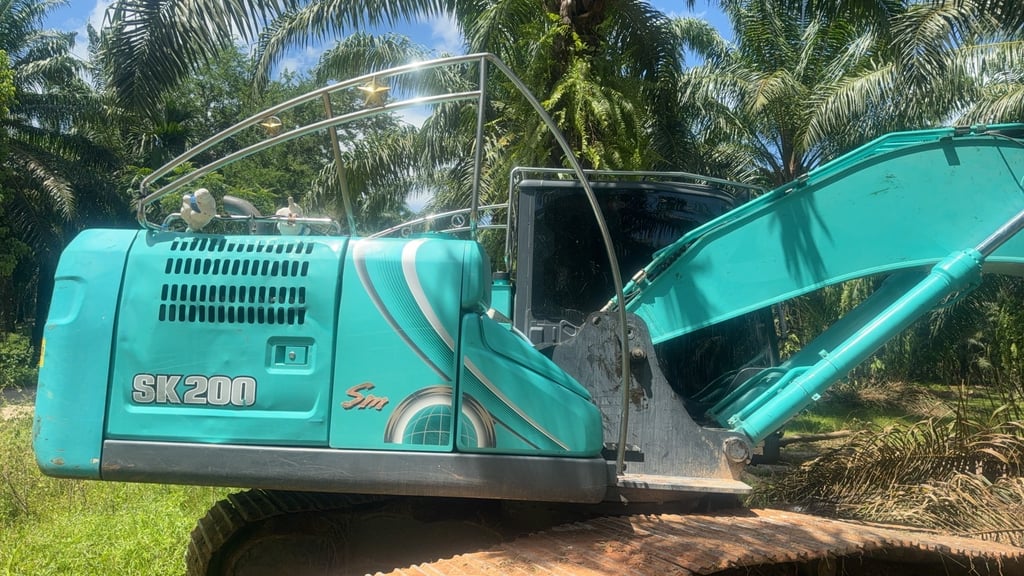 ขาย KOBELCO YN-15 SK200 sm 4,4xx ชั่วโมง ขาย KOBELCO YN-15 SK200 sm 4,4xx ชั่วโมง