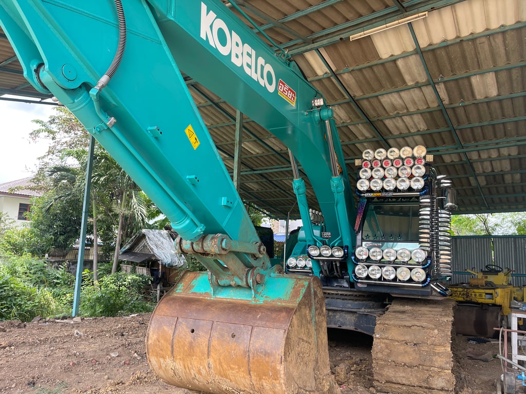KOBELCO  210 LC 1,700 ชั่วโมง