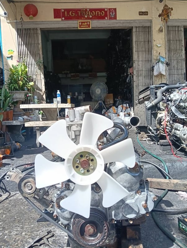 เครื่องยนต์ รถโฟคลิฟ