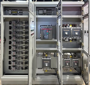 ขายตู้ Mdb Main air circuit breaker Abb 2000A breaker ย่อย Abb 5 ตัวพร้อม Capbank 10x40kvar 098-2641749