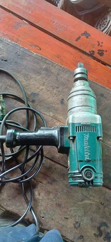 สว่าน makita tw1000