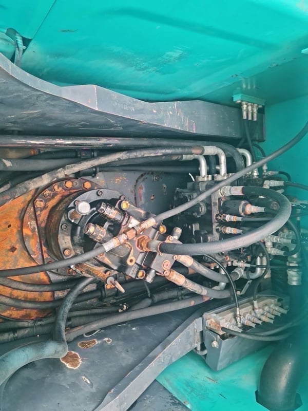 KOBELCO SK200 SUPER XM เฟรมถาด  เครี่องปั้มดี