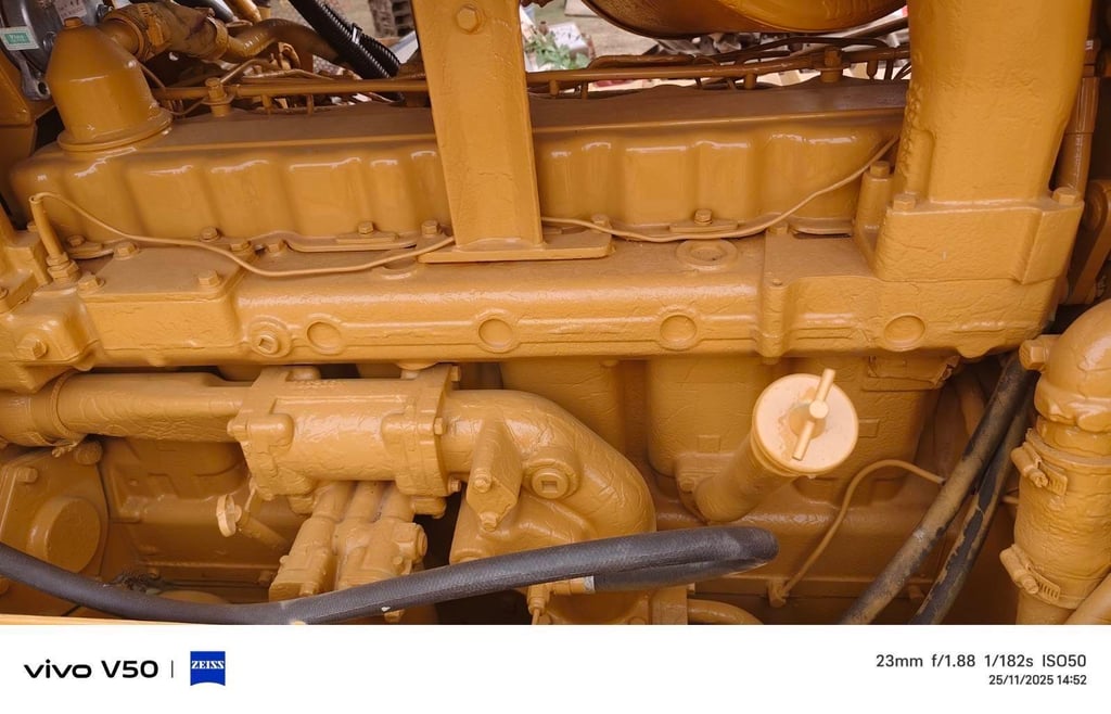 แทรกเตอร์ D5B  แอร์เย็นๆ ช่วงล่างสวย แผ่นยาว 80 เซ็น  โซ่สวย สภาพดี 