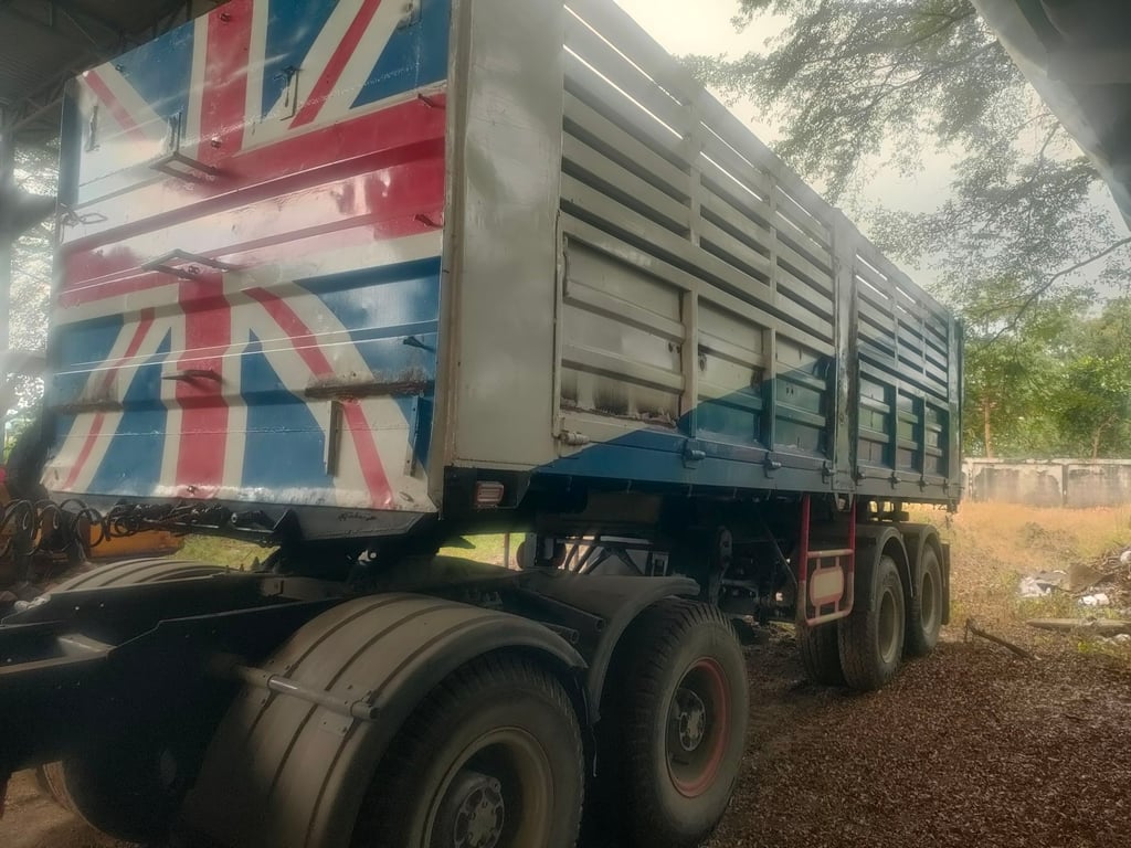 ขายเซมิดั้ม ปี 2554 สองคาน ยาว 7.20 เมตร คัชซีไม่ผุ พื้นไม่ผุ