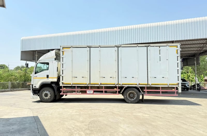 ขายเฉพาะตู้เเห้ง 10 บาน ตามรูปใส่รถ FTR 240