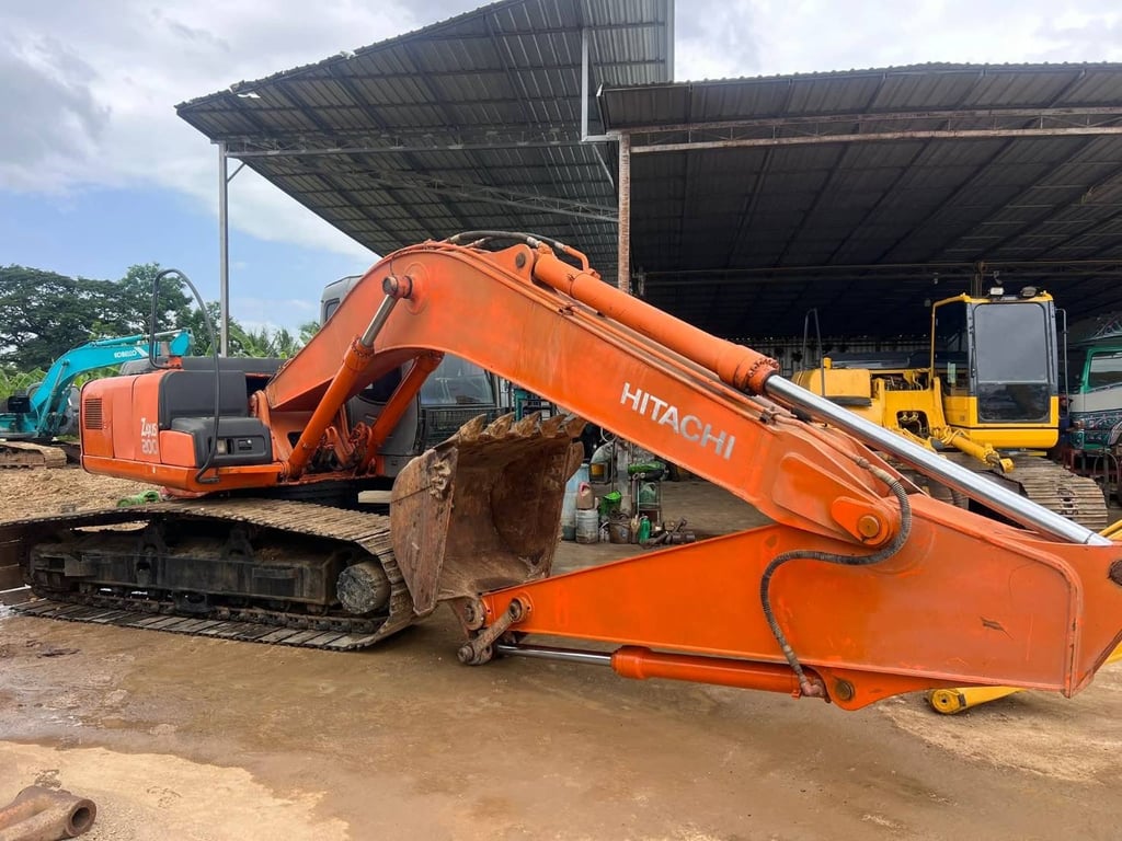 HITACHI รุ่น Zx200-1 พิมพ์นิยม ซีเรียลสูง เครื่องดี HITACHI รุ่น Zx200-1 พิมพ์นิยม ซีเรียลสูง เครื่องดี
