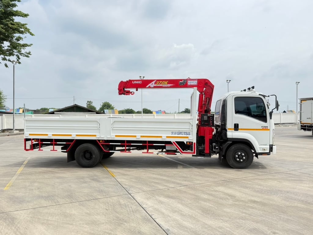 ISUZU FRR 210 ติดเครน UNIC AK 373  ขนาด 3 ตัน ISUZU FRR 210 ติดเครน UNIC AK 373  ขนาด 3 ตัน