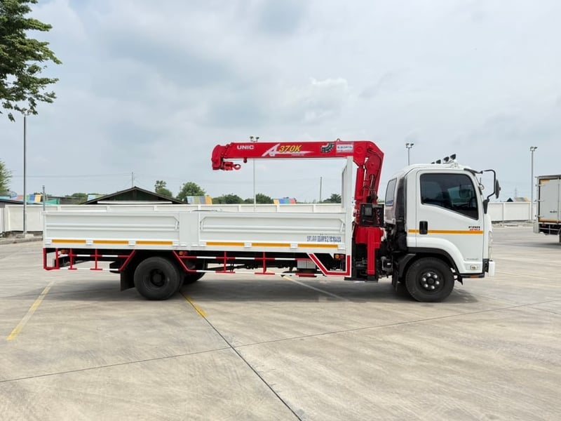 ISUZU FRR 210 ติดเครน UNIC AK 373  ขนาด 3 ตัน