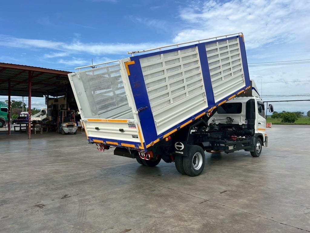 HINO FC 210แรงม้า รถบรรทุก 6ล้อ ดั้มพ์ ปี2022 เลขไมล์ 1 กม.