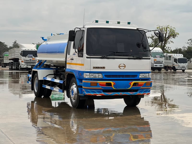 HINO 212 แรง บรรทุกน้ำ แท็งก์จุ 6,000 ลิตร HINO 212 แรง บรรทุกน้ำ แท็งก์จุ 6,000 ลิตร