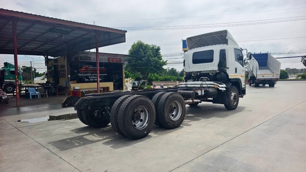 ขายด่วน หัวคัดซี 300 แรง ปี 2558 ไมล์ 280,276 กิโล ขายด่วน หัวคัดซี 300 แรง ปี 2558 ไมล์ 280,276 กิโล