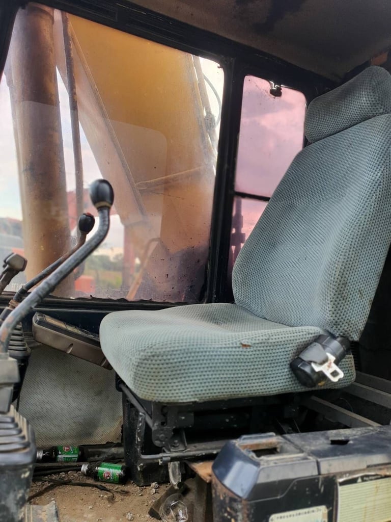 PC200-5 บูมยาว 16 เมตร ระบบไฟฟ้าครบ  อิฐ