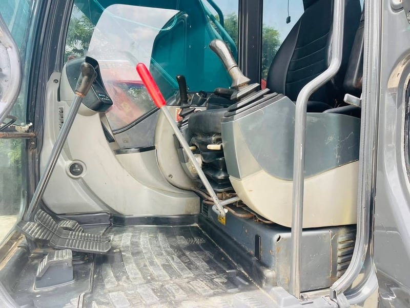 SK200-8XM เล่มทะเบียน เฟรมถาด  เครื่องดี ปั้มแห้งโช่สวย