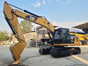 CAT 320 D2 GC ไมล์ ชม 9200