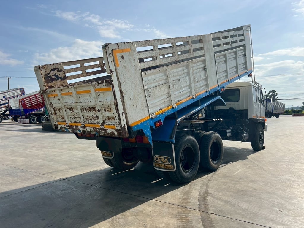 10ล้อดั้มพ์ FN527 220 แรง  ปี 2551