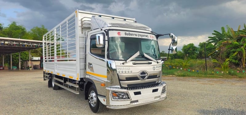 HINO 210 แรง ยาว6.50  สูง2.20   กว้าง2.30 ยางใหม่ 