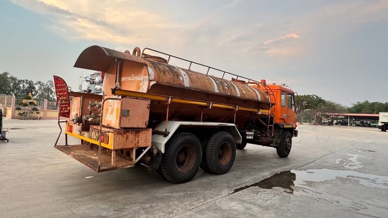 10ล้อ TD 190 แรง บรรทุกน้ำ สวยๆ 10ล้อ TD 190 แรง บรรทุกน้ำ สวยๆ