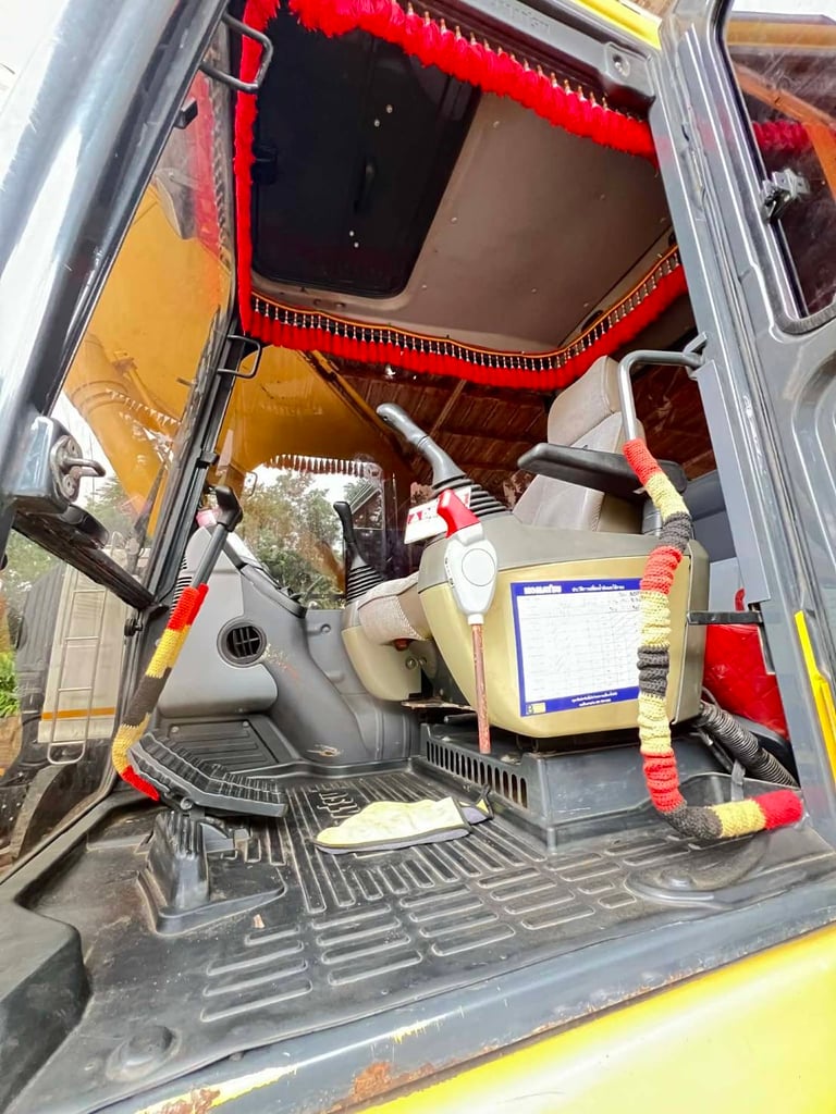 Komatsu PC200-8MO ชุดแจ้งจำหน่าย รถศูนย์ไทย สีเดิมๆ