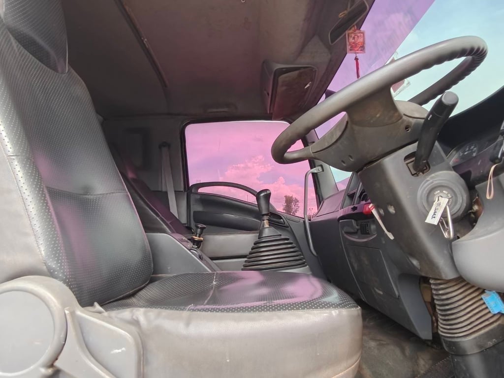 ISUZU FVZ 240 สองเพลา บรรทุกน้ำ สเปย์ท้าย  ISUZU FVZ 240 สองเพลา บรรทุกน้ำ สเปย์ท้าย