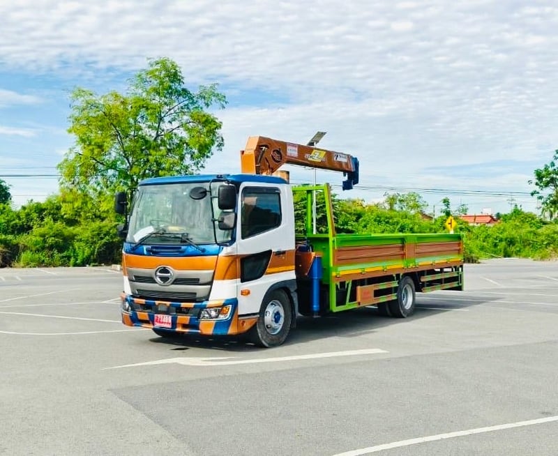 HINO FC2AB 240 แรง สนใจ 088-9799578  ( รถประกอบ ) ติดเครน TADANO 5 ตัน 