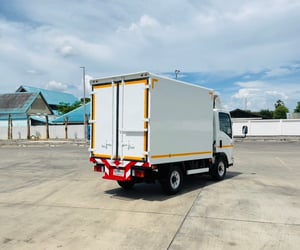 ISUZU NLR 130 ตู้แห้ง 2 บาน ISUZU NLR 130 ตู้แห้ง 2 บาน