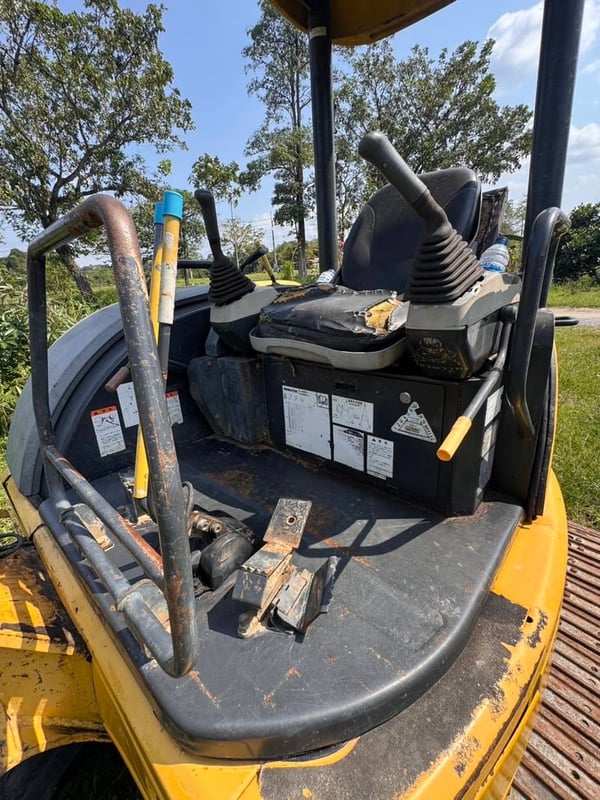 PC40MR-2 รถพร้อมใช้ เล่มทะเบียน PC40MR-2 รถพร้อมใช้ เล่มทะเบียน