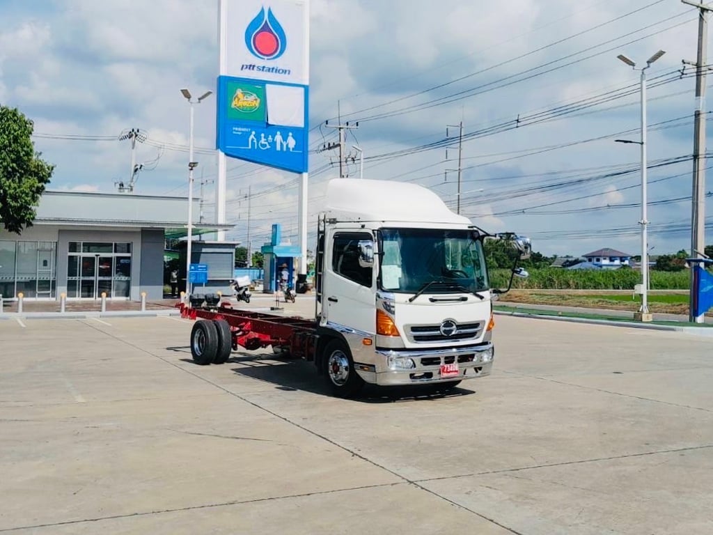 หัวคัดซี 6 ล้อ 5.FC7JJW-10825 JO7E 210 แรง เครื่องยนน์ 5 สูบ
