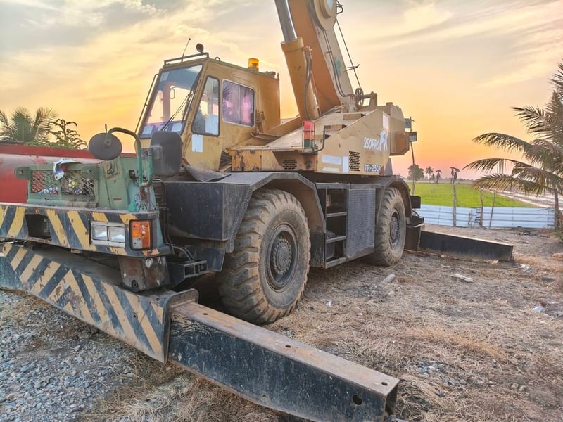 TADANO M4 เครน 25 ตัน เครื่องเกียดี  ไฟฟ้าเต็ม