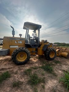 ขายด่วน รถตัก เก่าญี่ปุ่น ใช้งานแล้ว  ต่อแขน ขนายบุ๋งกี๋