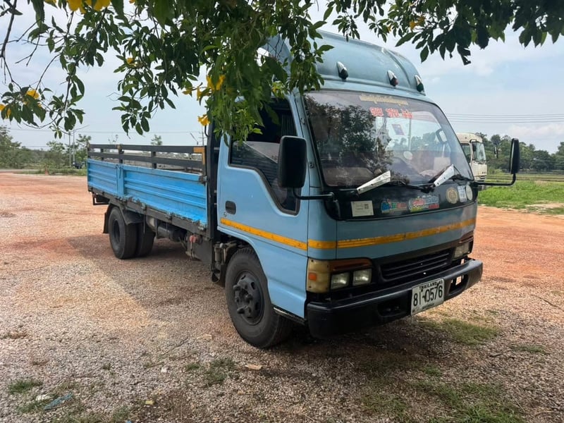 isuzu 130 แรง ยาว 5 เมตร ปี 2544 isuzu 130 แรง ยาว 5 เมตร ปี 2544