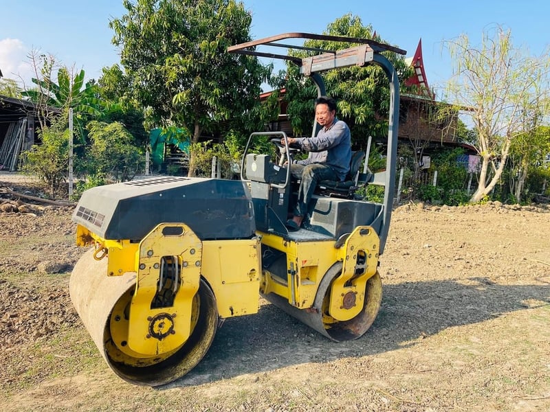 รถบด โบแม้ก 3.5 ตัน สองเพลา สะเทือนหน้า