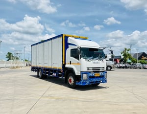 ISUZU FTR 240 MT สนใจ.088-9799578  ตู้เเห้ง 10 บาน