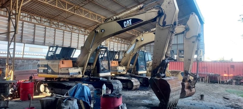 CATERPILLAR 320B เล่มทะเบียน 