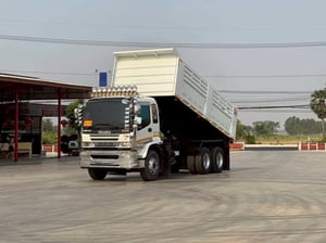 ISUZU FXZ 270 ยูโร 10ล้อดั้มพ์ กะบะสามมิตร