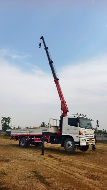HINO FG8J 212 แรง ติดเครน5ตัน  ปี 2558