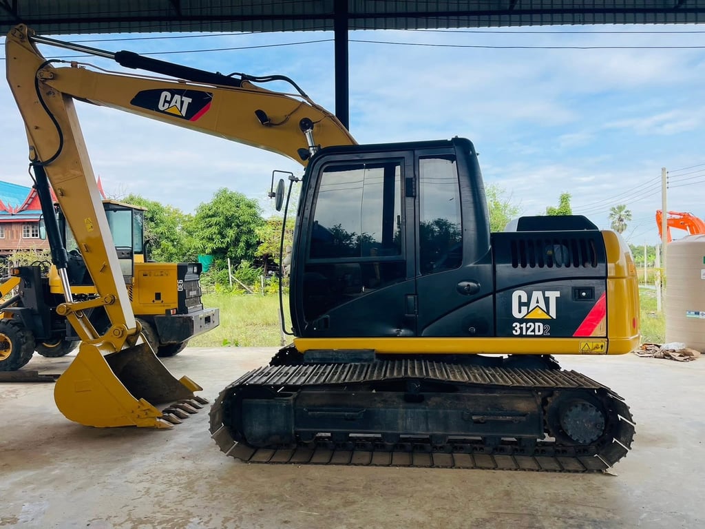 CAT312D2 เก่าญี่ปุ่น เล่มทะเบียน มือเดียวป้ายแดง  สีเดิมๆ