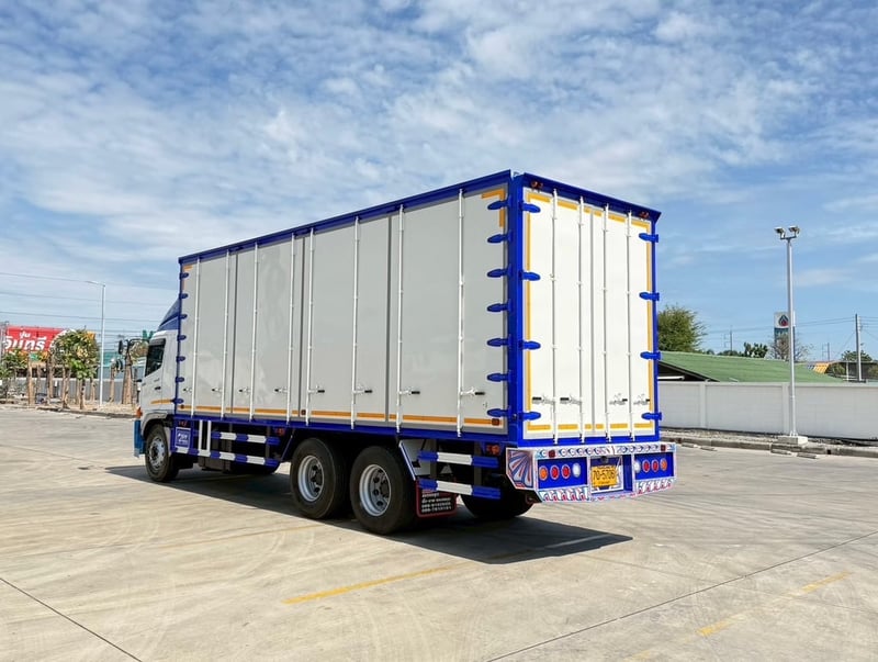 HINO FL8J 260 ตู้แห้ง 10 บาน ตู้ต่อใหม่
