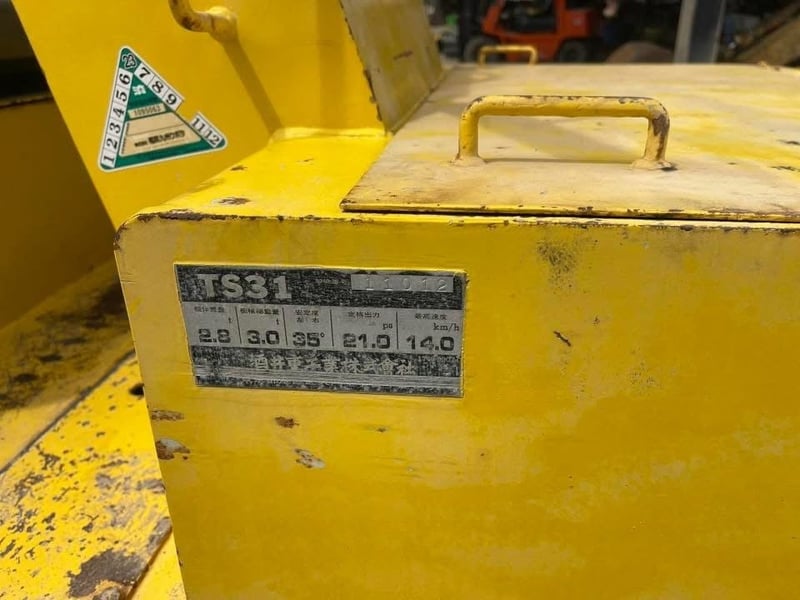 รถบดซาไก ล้อยาง 4 ตัน  สภาพคล่องตัว 