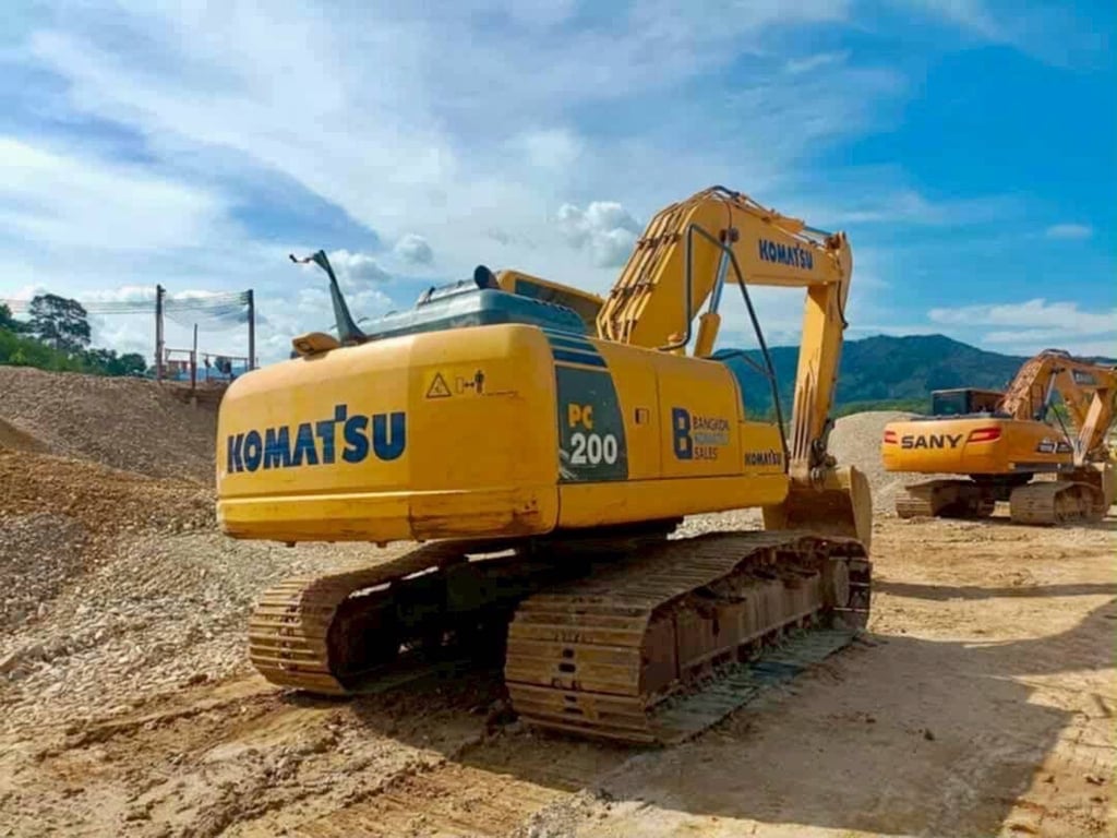Komatsu PC200-8MO ซีเรียล 17000 Komatsu PC200-8MO ซีเรียล 17000