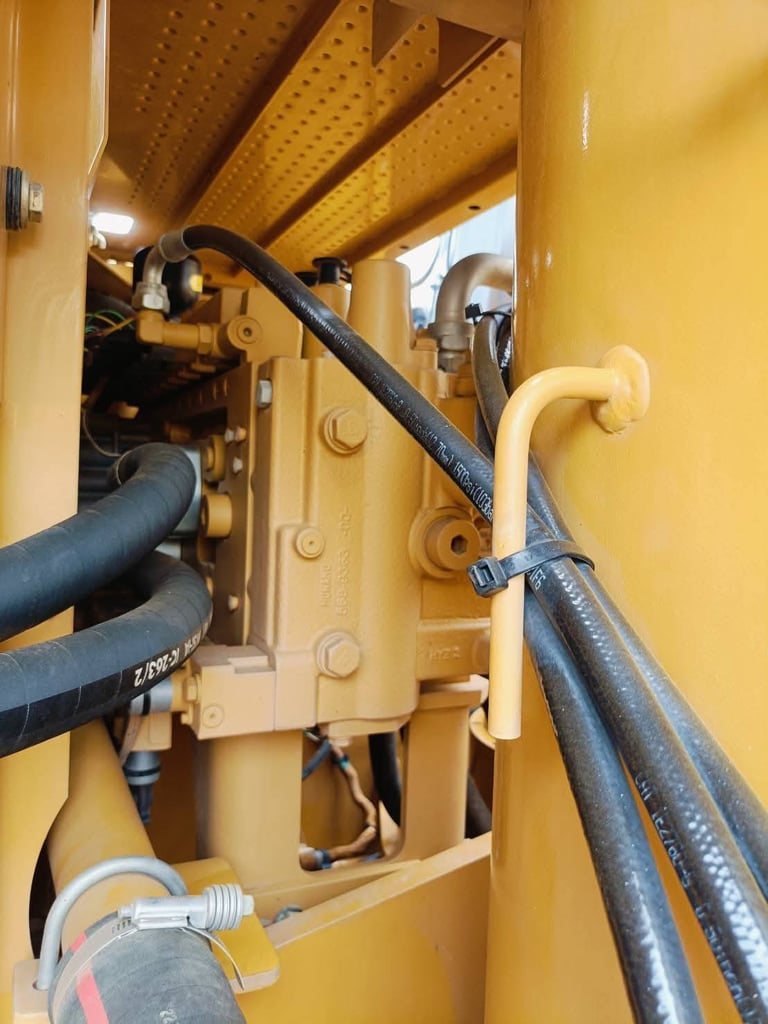 CAT 320GX ไมล์ ช.ม 3000 เล่มทะเบียน CAT 320GX ไมล์ ช.ม 3000 เล่มทะเบียน