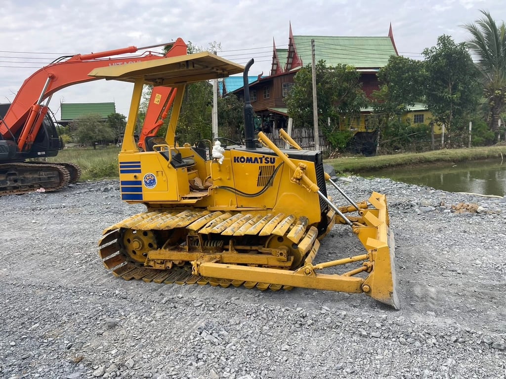 D20-7 โคมัสสุ ใบมีดสไล 6 ทิดทาง  ช่วงล่างสวยโซ่ใหม่  💰 280,000 บาท  📞 094-653-6339 อิฐ รับซื้อขาย-แลกเปลี่ยน-เครื่องจักร?