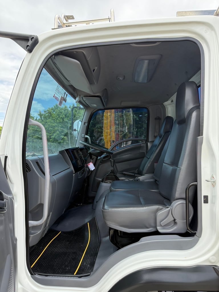 เข้าใหม่❗️ไมล์ 1 แสน❗️NEW ISUZU FRR 210  กะบะพื้นเรียบ