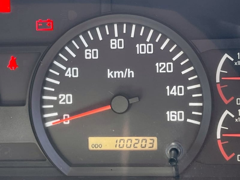 ISUZU 240 เพลาเดียว (ไม่ดั้มพ์) ยาว 6.50 เมตร สามมิตร ปี 2554 ISUZU 240 เพลาเดียว (ไม่ดั้มพ์) ยาว 6.50 เมตร สามมิตร ปี 2554