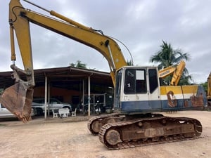 Komatsu PC 200-5 ไฟฟ้าครบ เล่มทะเบียน Komatsu PC 200-5 ไฟฟ้าครบ เล่มทะเบียน