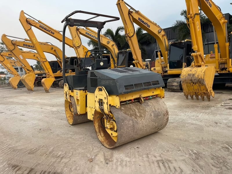 รถบด โบแม้ก 3.5 ตัน สองเพลา สะเทือนหน้า รถบด โบแม้ก 3.5 ตัน สองเพลา สะเทือนหน้า