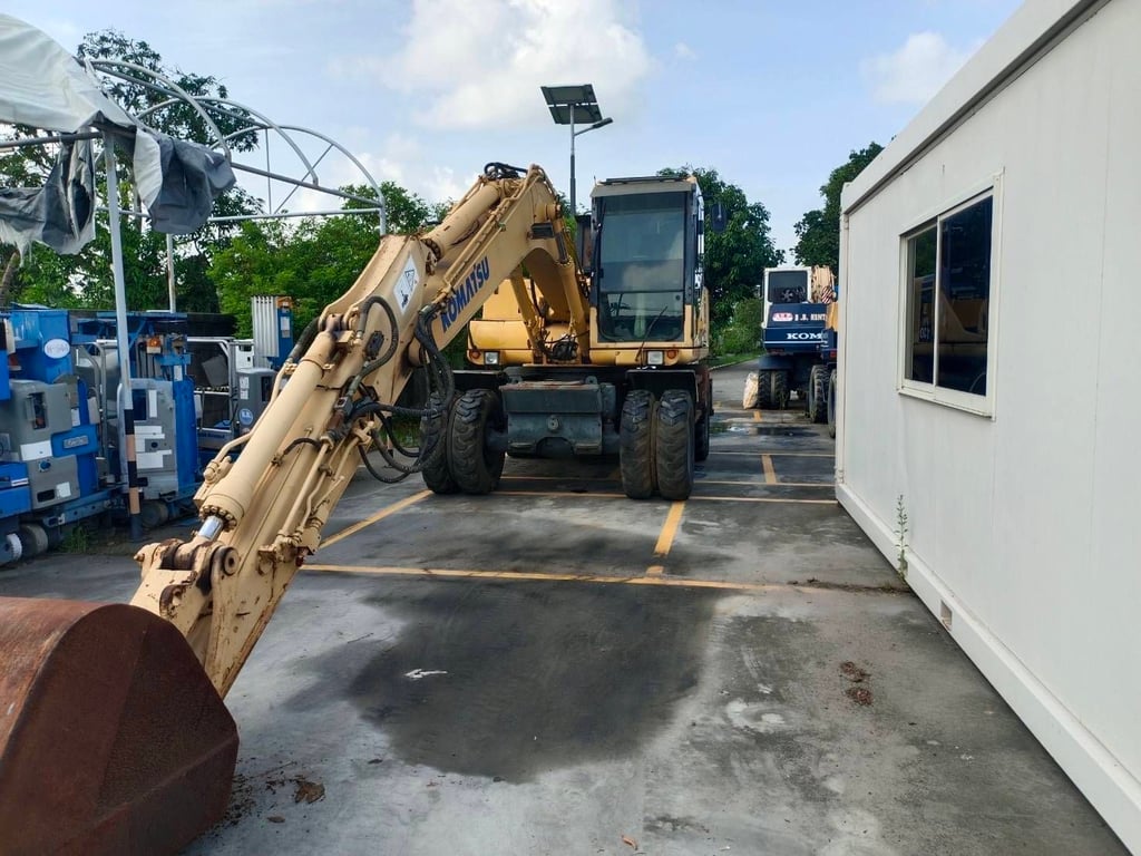 PW130-7 (เก่านำเข้า) มีลายหัวเจาะ และลายหัวคีบ